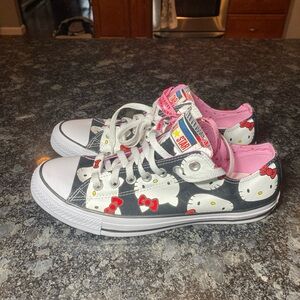 Converse All Star (Sz 11) Hello Kitty Chuck Taylor Low Shoes Women’s Red Black